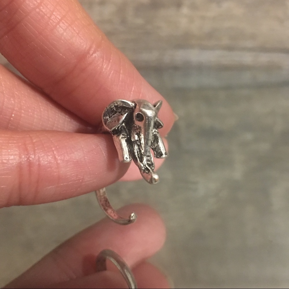 Unique Elephant Ring Antique Silver - Picture 8 of 8